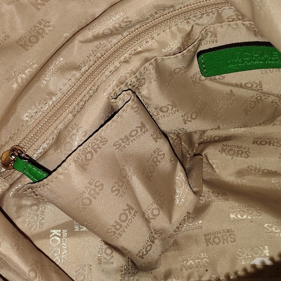 Michael Kors Palm Green Leather Hobo Style Bag - Picture 2 of 9